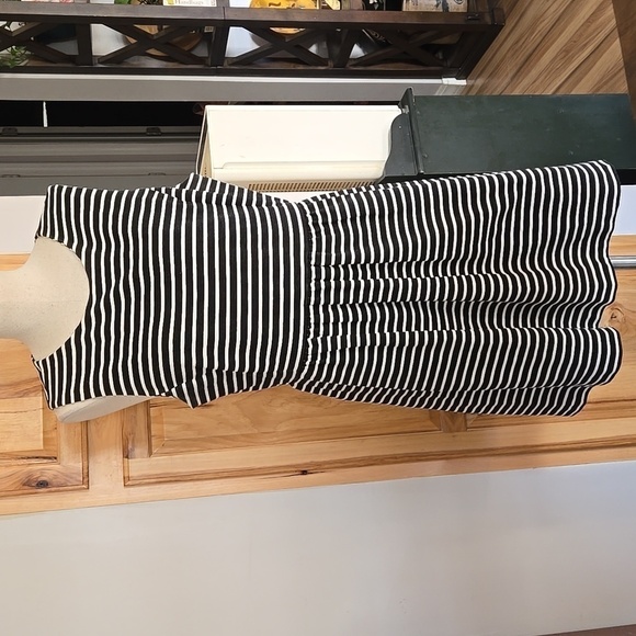 J Crew Zip Back Dress Black and White Size Large - Picture 2 of 8